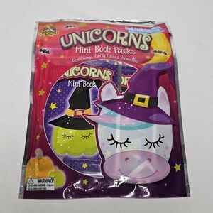 New CrownJewlz Unicorns 8 Mini Book Packs Halloween Treat Party Favors Coloring